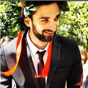 Docente di italiano, storia e geografia, con esperienza decennale nel settore delle ripetizioni private, impartisce lezioni